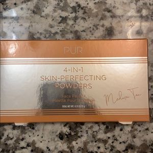 PUR 4-in-1 Skin-Perfecting Powders Face Palette